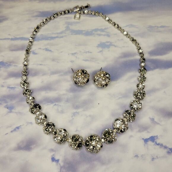 Silver Gray Collar Necklace with earrings - Picture 3 of 9